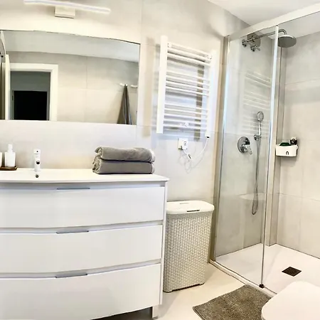 Luxury Overlooking Bay Numm1