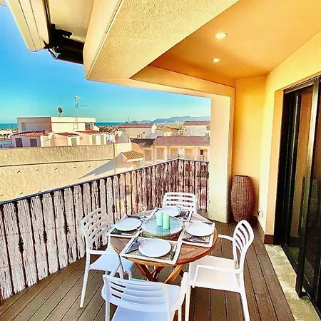 Διαμέρισμα Luxury Overlooking Bay Numm1 *