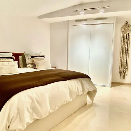 Daire Luxury Overlooking Bay And Mountains *